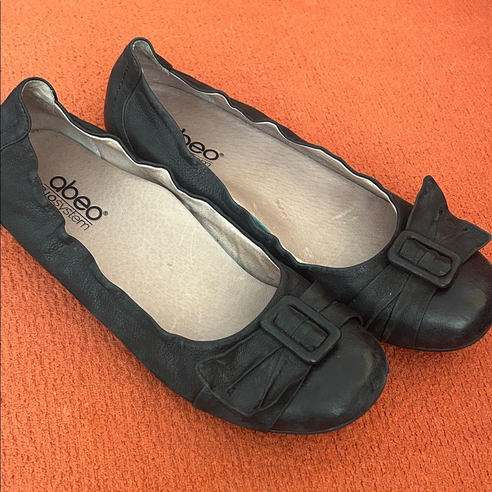 Abeo Tabitha Black Leather Flats with Bow Accent Size 7